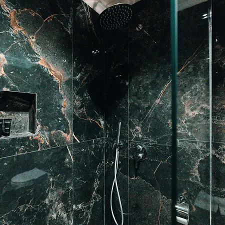 Royal G Deluxe Hotel 5*