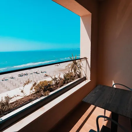 Royal G Deluxe Hotel Shkallnur