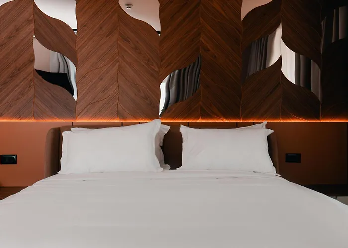 Royal G Deluxe Hotel 5*