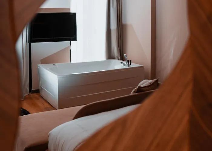 Royal G Deluxe Hotel 5*