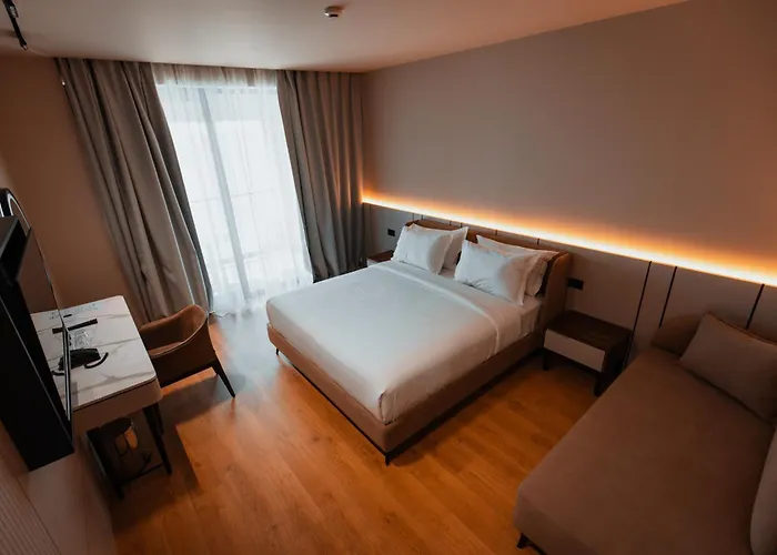 Royal G Deluxe Hotel