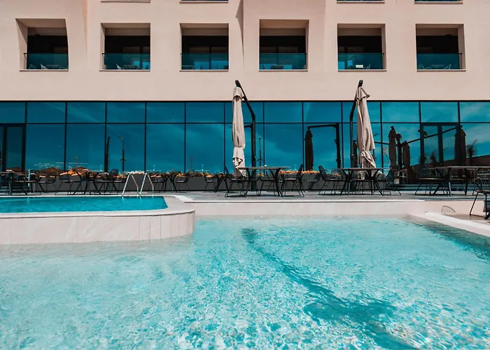 Royal G Deluxe Hotel Škalngur