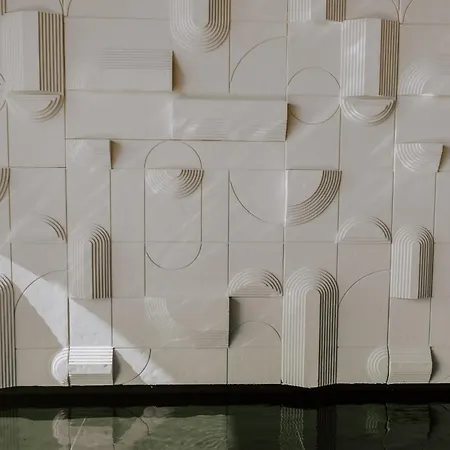 Royal G Deluxe Hotel