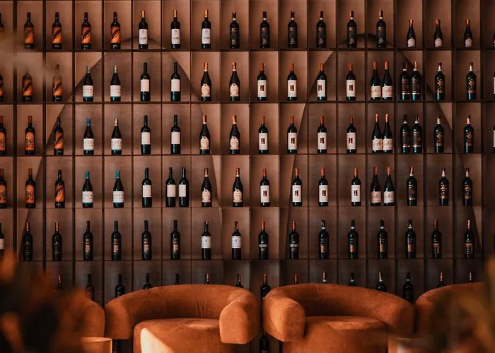 Royal G Deluxe Hotel