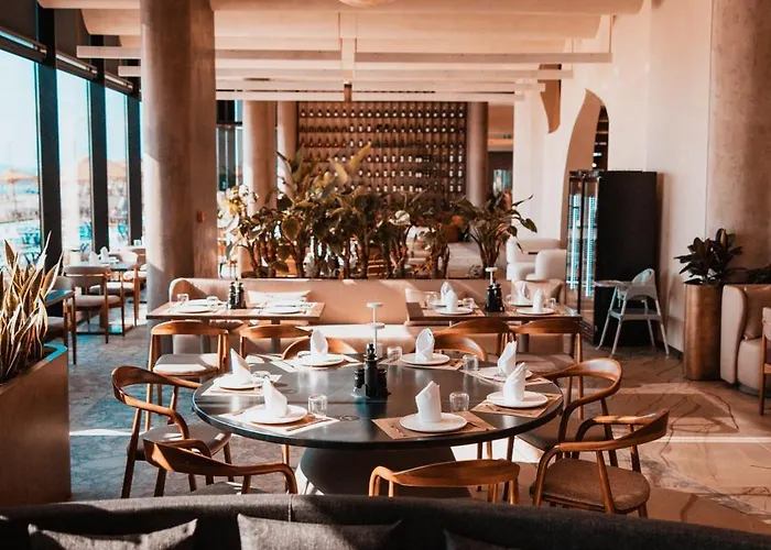 Royal G Deluxe Hotel 5*