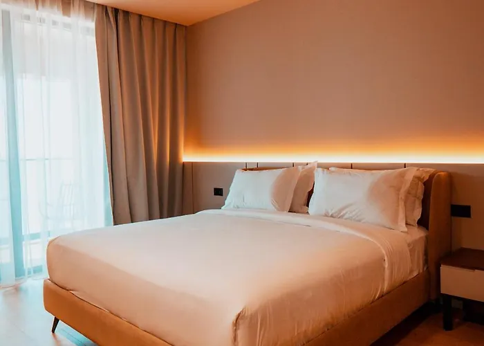 Royal G Deluxe Hotel