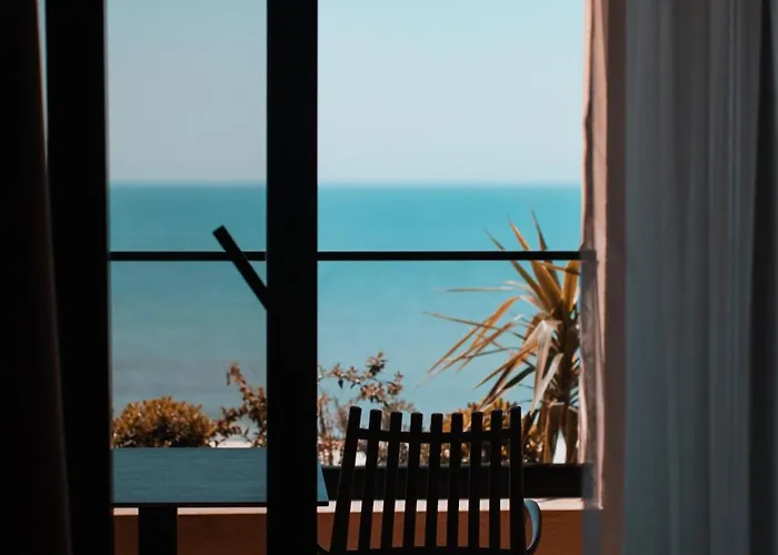 Royal G Deluxe Hotel